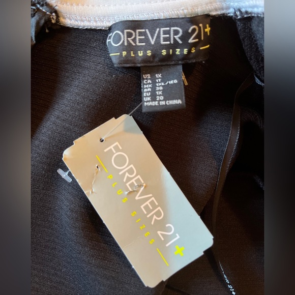 WEDNESDAY ADDAMS Size 1X Gothic Costume Black Dress White Collar Forever 21 NEW - Picture 12 of 15